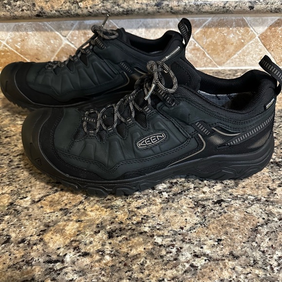 Keen Targhee IV waterproof hiking shoes - Picture 2 of 9